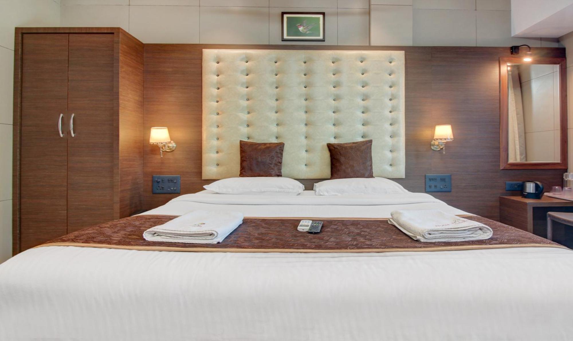 Hotel Leela Kalyān Exteriér fotografie