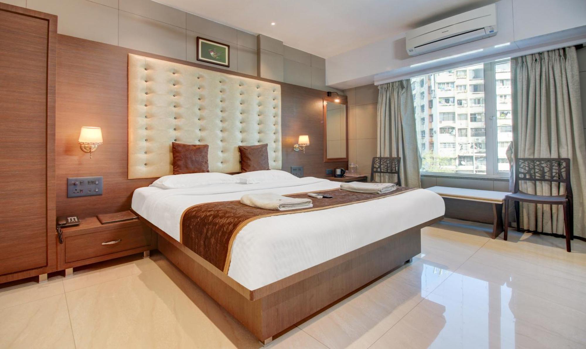 Hotel Leela Kalyān Exteriér fotografie