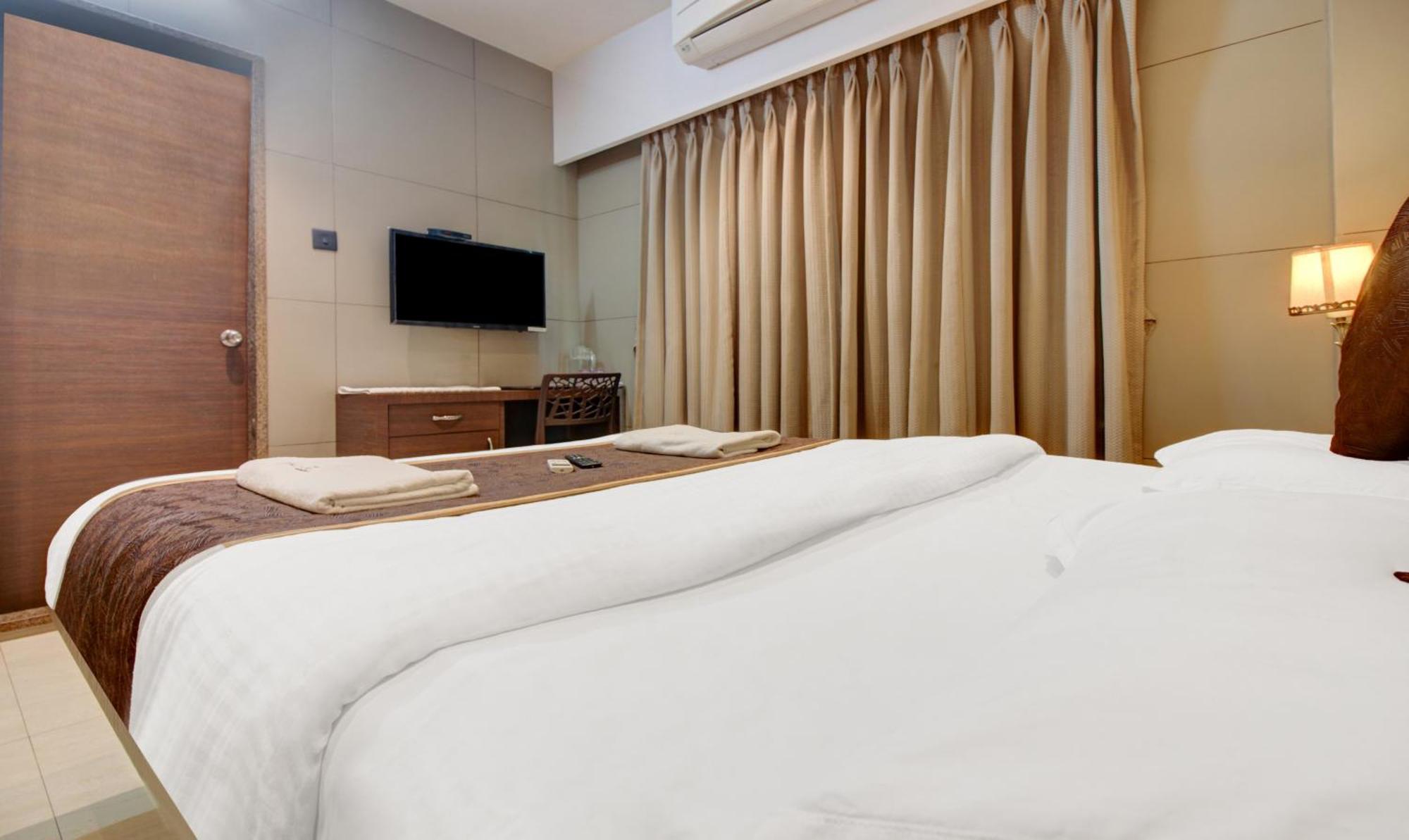 Hotel Leela Kalyān Exteriér fotografie