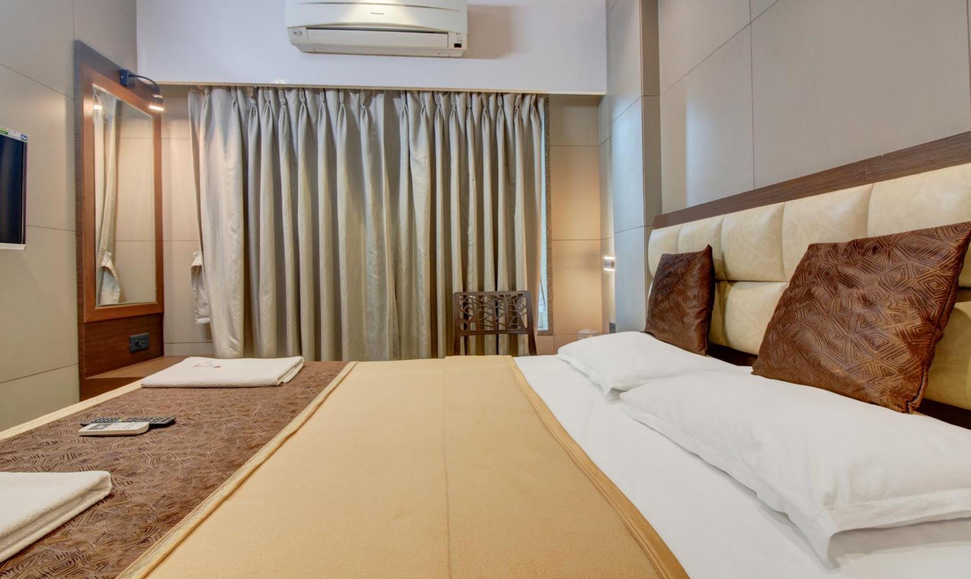 Hotel Leela Kalyān Exteriér fotografie